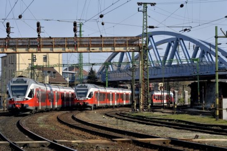 Hétvégén jelentős változások a Keleti és a Nyugati pályaudvart érintő vonatoknál