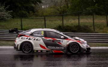 Michelisz Norbert idén is gyári Hondával versenyez