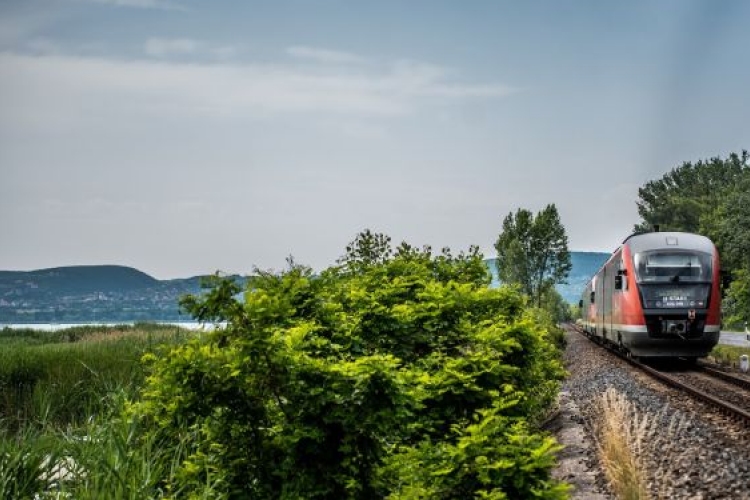 A hektikus időjárás ellenére nőtt a balatoni forgalom