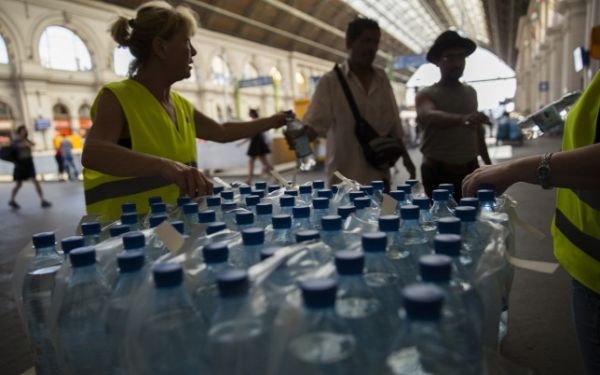 Vízosztás a főváros három főpályaudvarán és több vidéki vasútállomáson