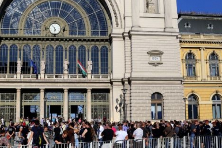 A Keleti pályaudvar újra indít és fogad vonatokat