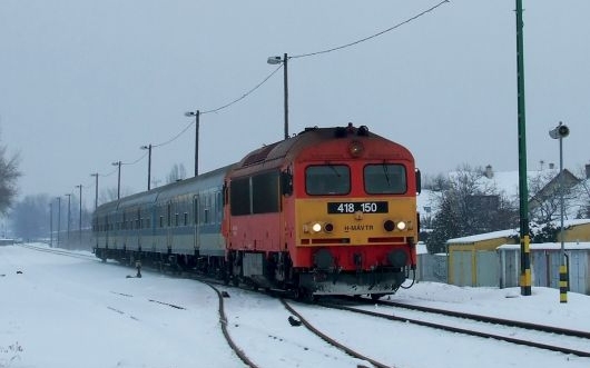 Karácsony előtt mentesítő vonatok is segítik a hazautazást