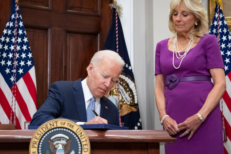 Joe Biden felesége és lánya is felkerült az orosz feketelistára